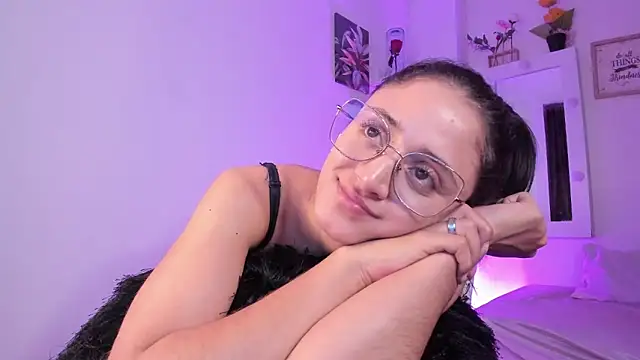  Caroliinee  online show from 03.13.25