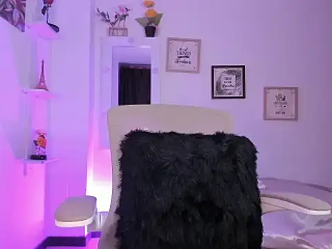  Caroliinee  online show from 03.14.25