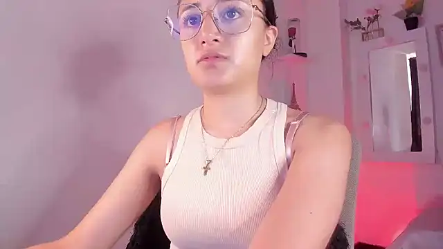  Caroliinee  online show from 09.25.25