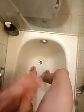 Snapshot of victortt chatting on 10.26.25 victortt online show from 10.26.25