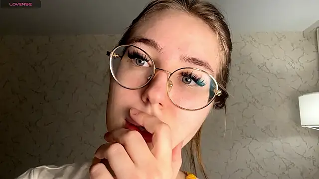 Snapshot of BanemAcard chatting on 03.25.26 BanemAcard online show from 03.25.26