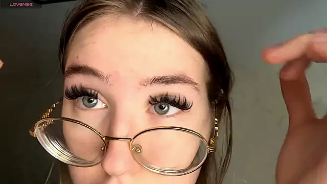 Snapshot of BanemAcard chatting on 03.27.26 BanemAcard online show from 03.27.26