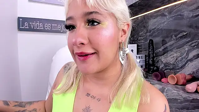 miss danika online show from 01.27.25