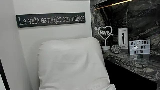 miss danika online show from 02.05.25