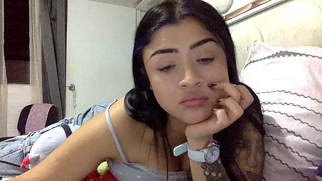 Snapshot of lucianaroy chatting on 07.18.26 lucianaroy online show from 07.18.26