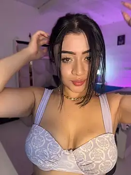 Snapshot of lucianaroy chatting on 07.22.26 lucianaroy online show from 07.22.26