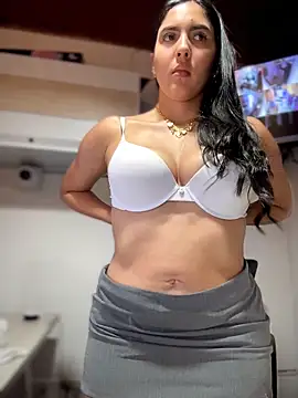 MarianaBenz online show from 05.18.26