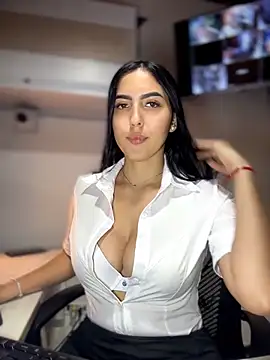 MarianaBenz online show from 06.21.26