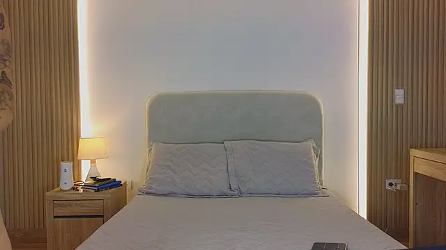 KristennBlue online show from 03.25.26