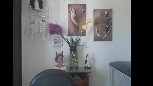 Snapshot of bardotbigcockts chatting on 02.04.25 bardotbigcockts online show from 02.04.25