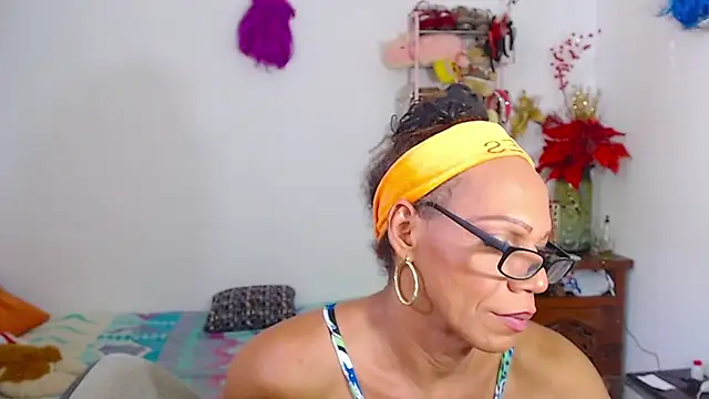 Snapshot of bardotbigcockts chatting on 11.09.25 bardotbigcockts online show from 11.09.25