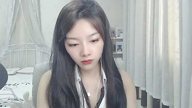 Snapshot of Jenny-Z chatting on 04.06.26 Jenny-Z online show from 04.06.26