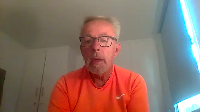 Snapshot of tuggy59 chatting on 09.22.25 tuggy59 online show from 09.22.25