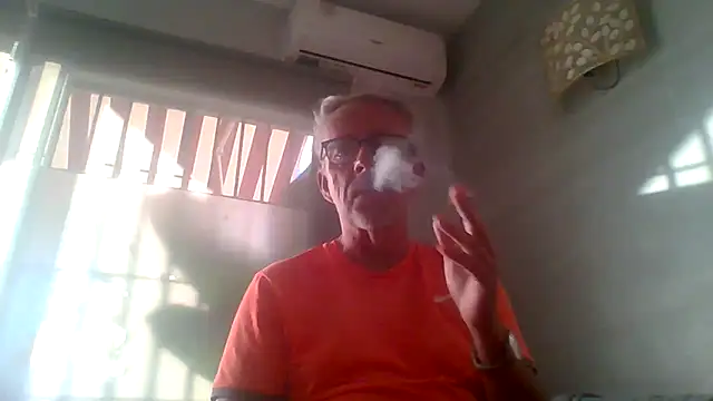 Snapshot of tuggy59 chatting on 10.30.25 tuggy59 online show from 10.30.25