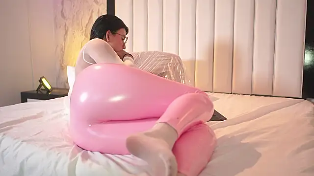 mia colin1  online show from 01.31.26