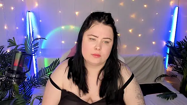 Snapshot of Akemi_BBW chatting on 12.27.24 Akemi BBW online show from 12.27.24