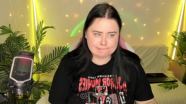 Snapshot of Akemi_BBW chatting on 01.02.25 Akemi BBW online show from 01.02.25