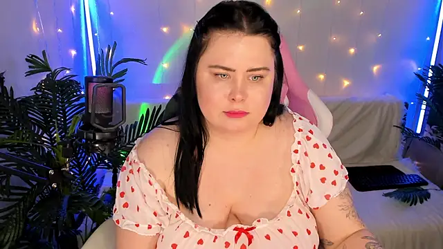 Snapshot of Akemi_BBW chatting on 01.07.25 Akemi BBW online show from 01.07.25