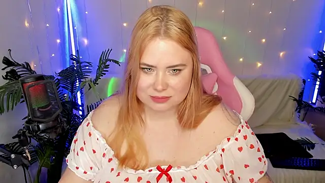Snapshot of Akemi_BBW chatting on 01.19.25 Akemi BBW online show from 01.19.25