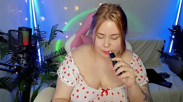 Snapshot of Akemi_BBW chatting on 01.23.25 Akemi BBW online show from 01.23.25