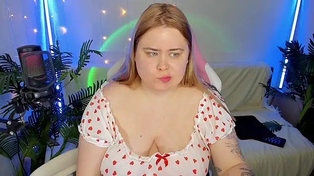 Snapshot of Akemi_BBW chatting on 01.24.25 Akemi BBW online show from 01.24.25