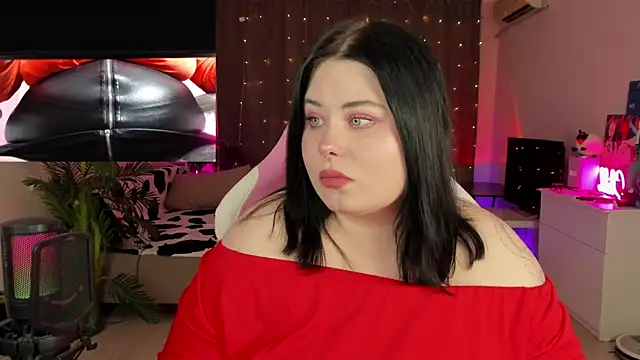 Snapshot of Akemi_BBW chatting on 10.08.25 Akemi BBW online show from 10.08.25