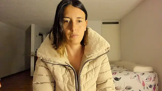 zoe jeane beker online show from 12.30.24