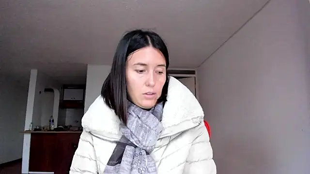 zoe jeane beker online show from 03.04.25