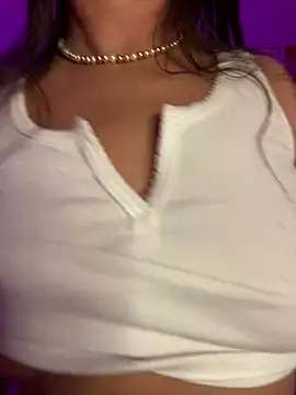 Snapshot of karrola chatting on 01.25.25 karrola online show from 01.25.25