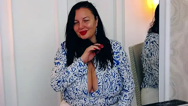 Snapshot of JudithCombs chatting on 12.11.24 JudithCombs online show from 12.11.24