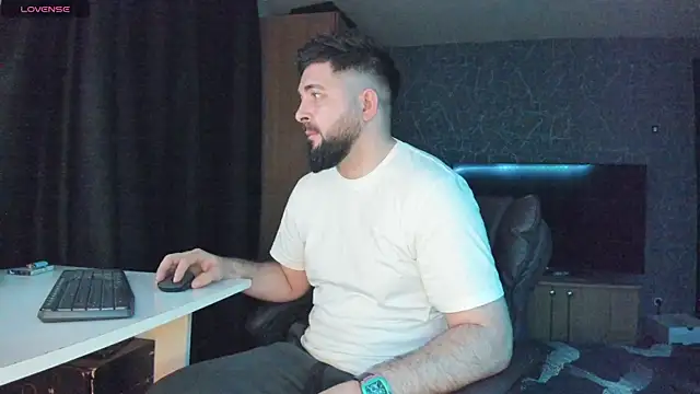 Snapshot of Eduu2322 chatting on 01.11.25 Eduu2322 online show from 01.11.25