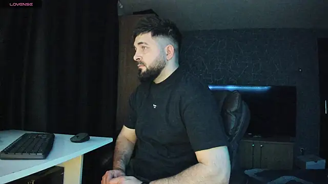 Snapshot of Eduu2322 chatting on 01.12.25 Eduu2322 online show from 01.12.25