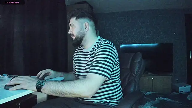 Snapshot of Eduu2322 chatting on 01.13.25 Eduu2322 online show from 01.13.25