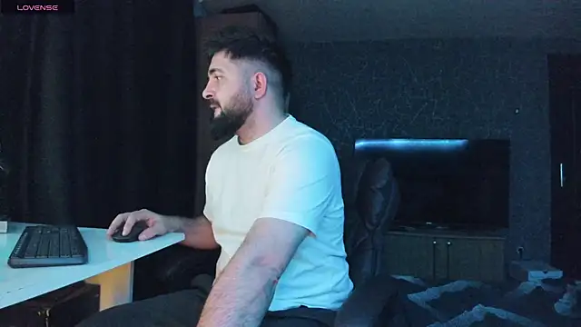 Snapshot of Eduu2322 chatting on 01.14.25 Eduu2322 online show from 01.14.25