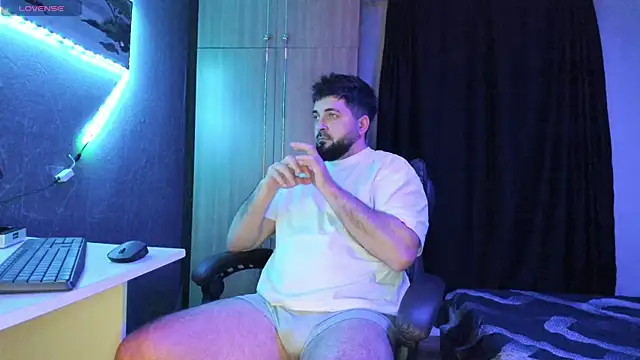 Snapshot of Eduu2322 chatting on 01.29.25 Eduu2322 online show from 01.29.25