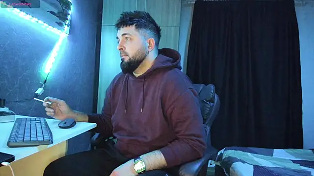 Snapshot of Eduu2322 chatting on 02.14.25 Eduu2322 online show from 02.14.25