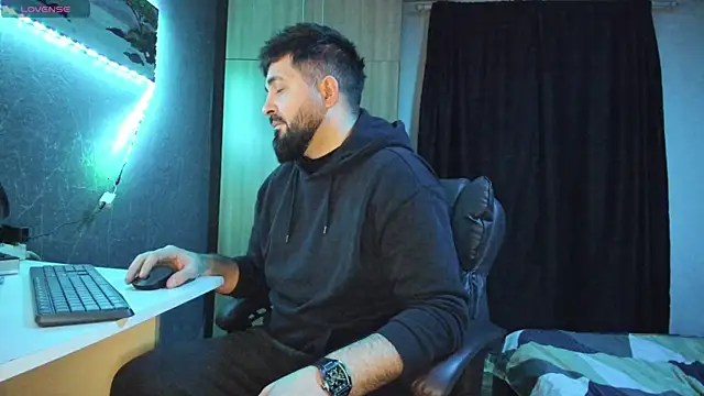 Snapshot of Eduu2322 chatting on 02.25.25 Eduu2322 online show from 02.25.25