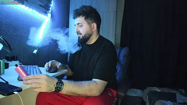 Snapshot of Eduu2322 chatting on 03.01.25 Eduu2322 online show from 03.01.25