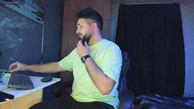 Snapshot of Eduu2322 chatting on 03.20.25 Eduu2322 online show from 03.20.25