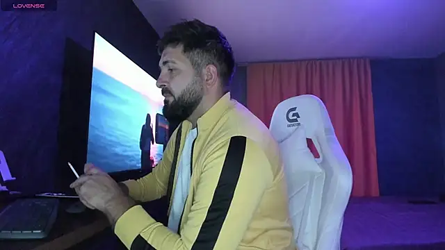 Snapshot of Eduu2322 chatting on 10.06.25 Eduu2322 online show from 10.06.25