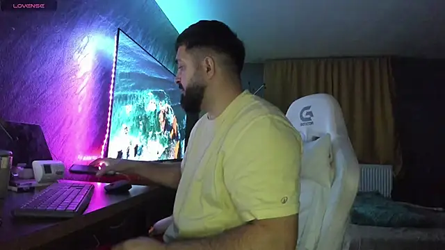 Snapshot of Eduu2322 chatting on 01.07.26 Eduu2322 online show from 01.07.26