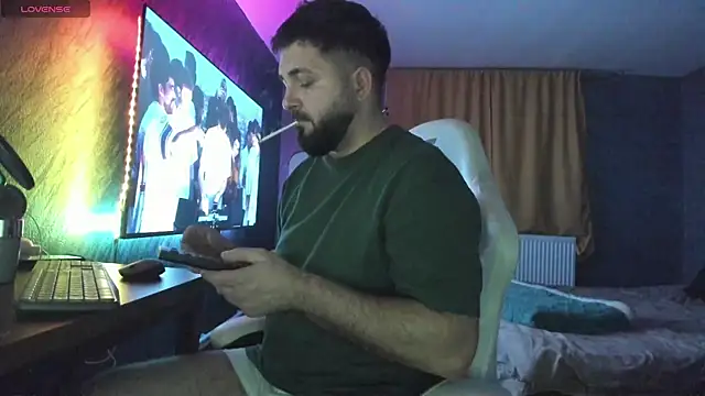 Snapshot of Eduu2322 chatting on 01.08.26 Eduu2322 online show from 01.08.26