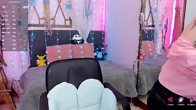 Snapshot of laura_olssen chatting on 02.17.26 laura olssen online show from 02.17.26