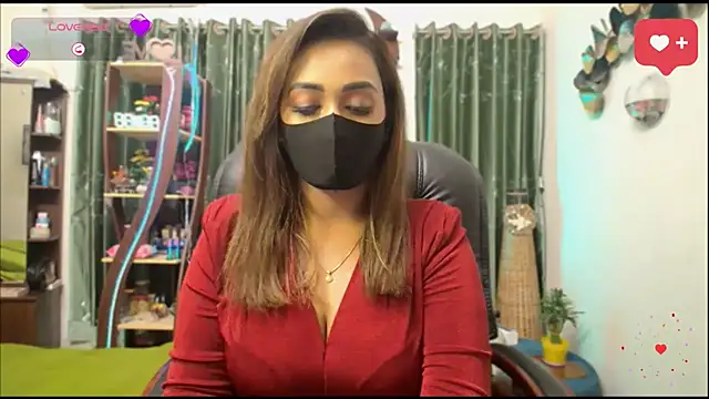 Snapshot of OH-Monica chatting on 05.10.26 OH-Monica online show from 05.10.26