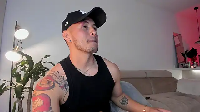 Snapshot of Chriskyle_ chatting on 03.11.25 Chriskyle online show from 03.11.25