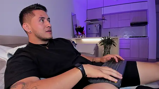 Snapshot of Chriskyle_ chatting on 03.14.25 Chriskyle online show from 03.14.25