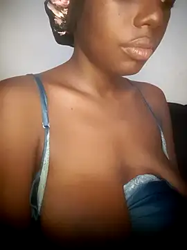 Snapshot of Saggy_boobs chatting on 12.12.24 Saggy boobs online show from 12.12.24