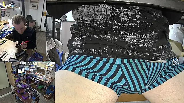 Snapshot of Happy_Michal chatting on 12.20.24 Happy Michal online show from 12.20.24