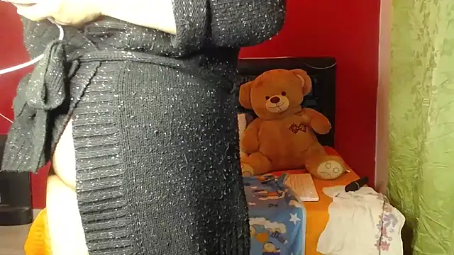 karolhot916 online show from 12.19.25