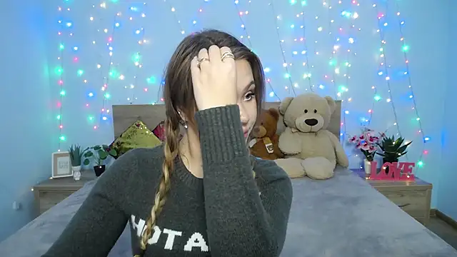 Snapshot of StacyYellig chatting on 01.25.25 StacyYellig online show from 01.25.25